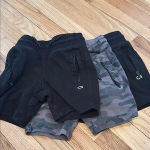 Bundle Gap Kids XS GapFit Tech shorts 3 pack - black, black, gray camo.
